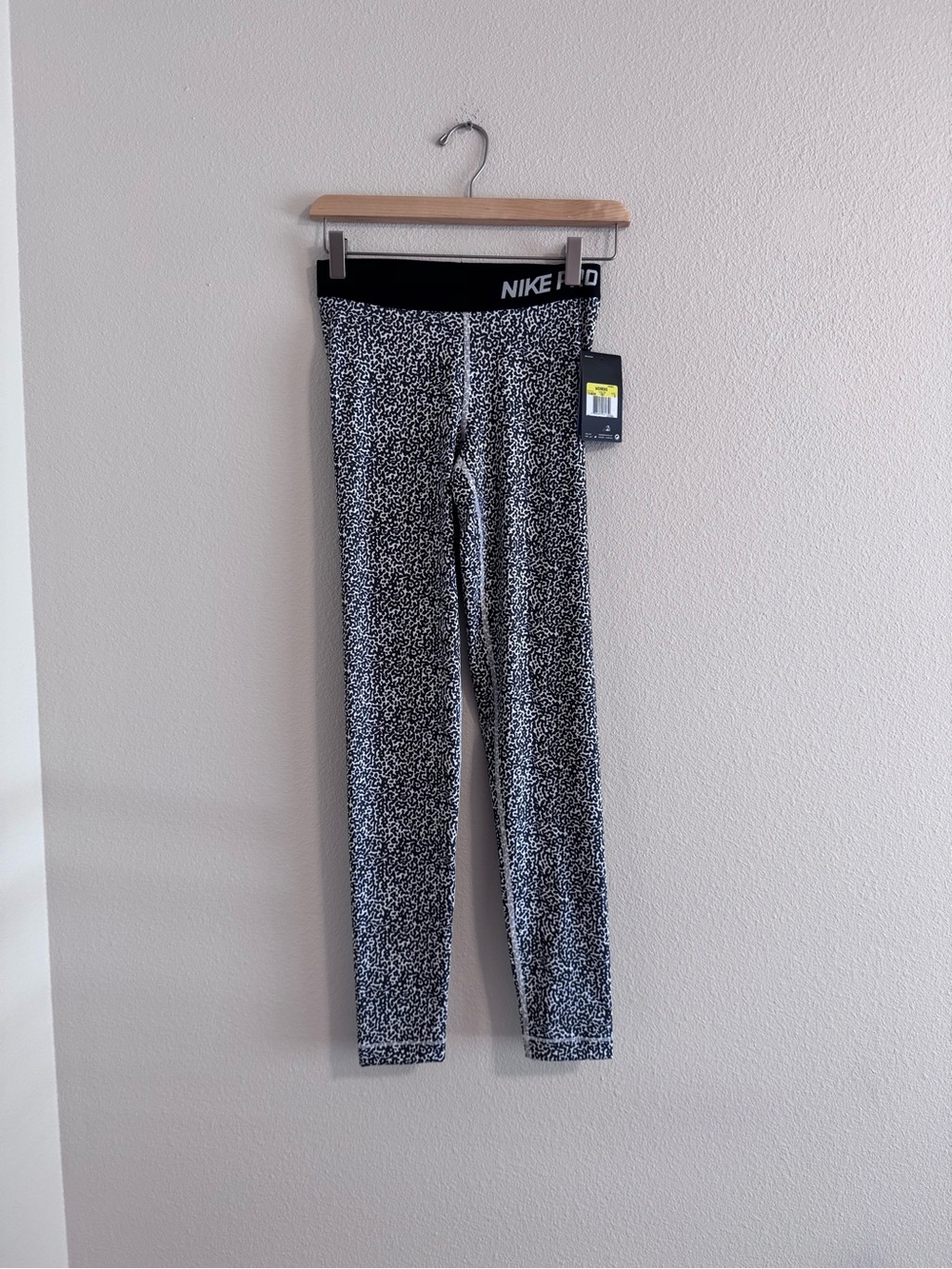 NWT Nike Black & White Speckle Leggings
